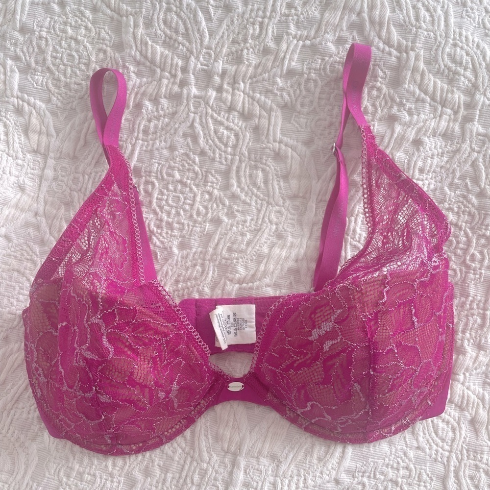 Calvin Klein Naked Glamour Lace Bra 34D magenta sliver detail new without tags